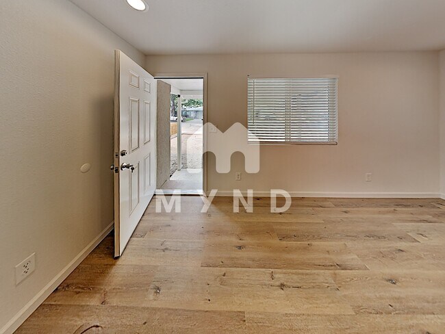 Foto del edificio - 617 Poplar St