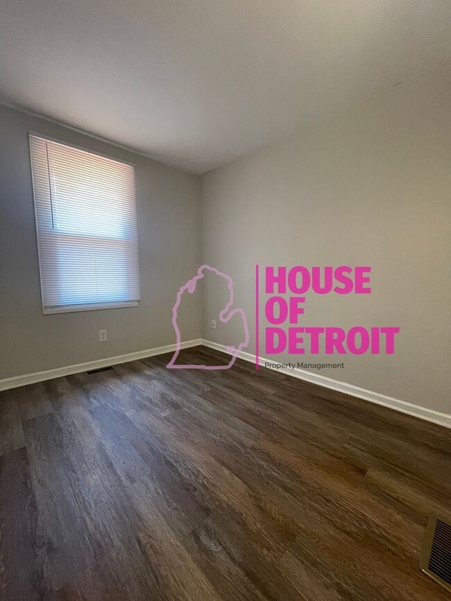 Building Photo - 3 BEDROOM 1 BATH SINGLE FAMILY HOME~ WARREN