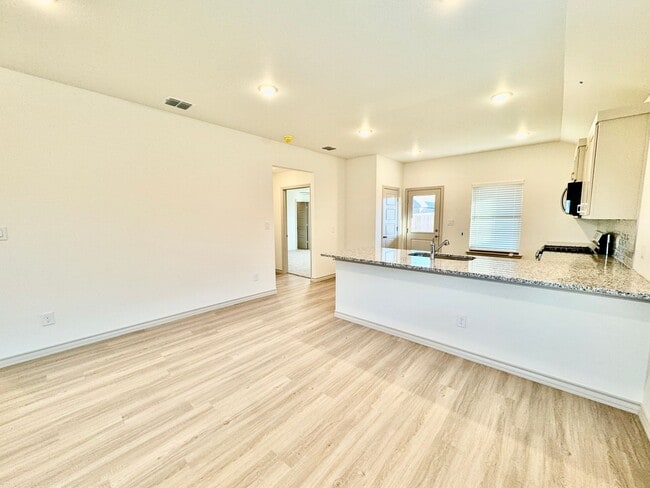 Building Photo - 3 Bed 2 Bath - Frenship ISD