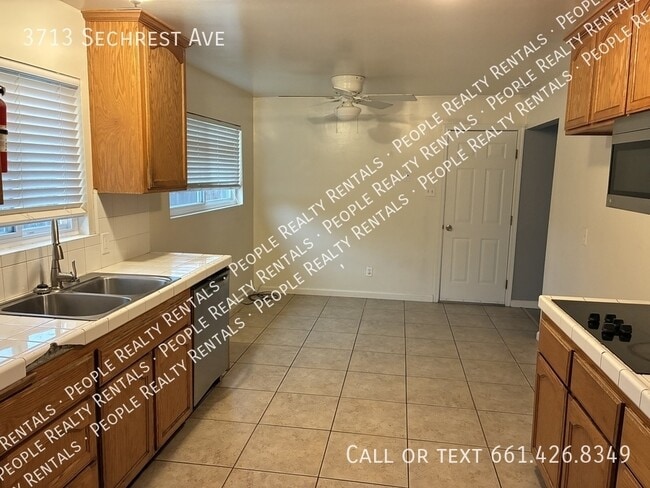 Foto del edificio - 3713 Sechrest Ave