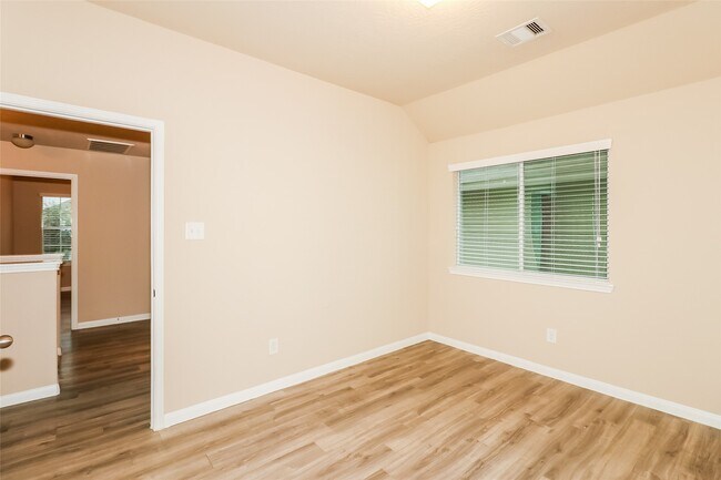 Foto del edificio - 5734 Kyle Cove Dr