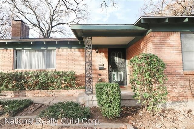 Primary Photo - 3 br, 2 bath House - 600 Oakwood Avenue