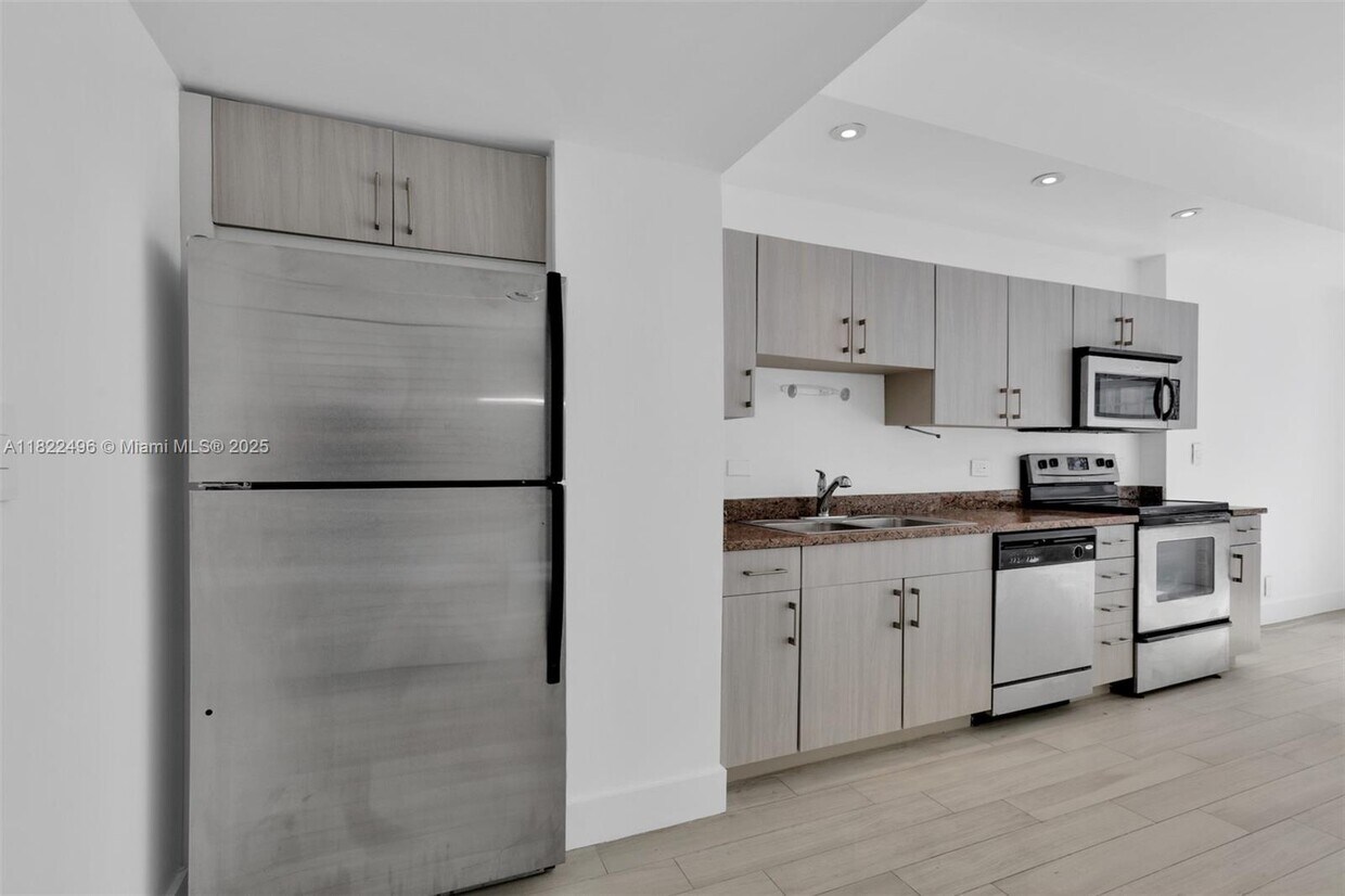 Foto principal - 111 E Flagler St