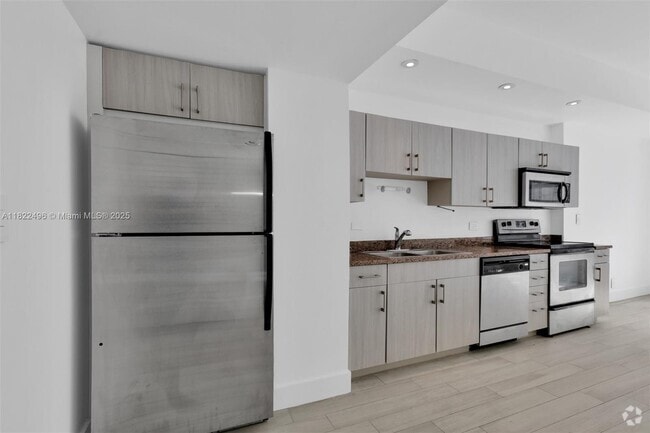 Building Photo - 111 E Flagler St