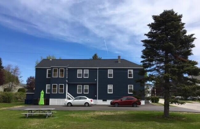 Building Photo - 6 Lawn Ave