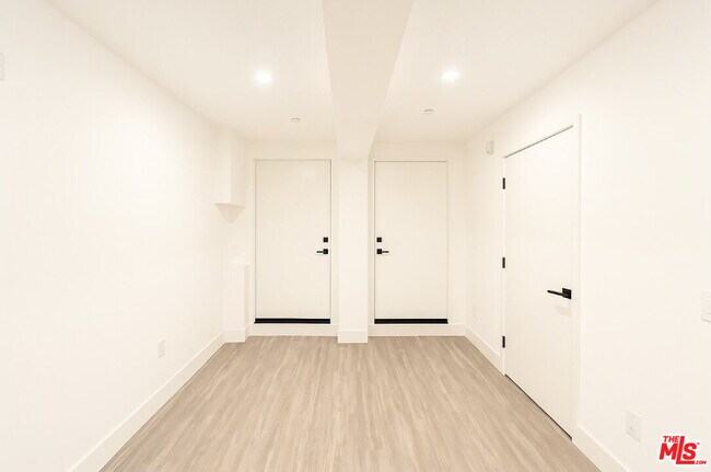 Foto del edificio - 4297 Tujunga Ave