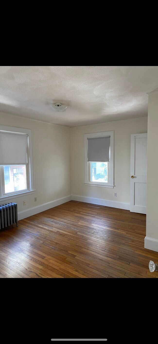 Building Photo - 13 Walcott Rd