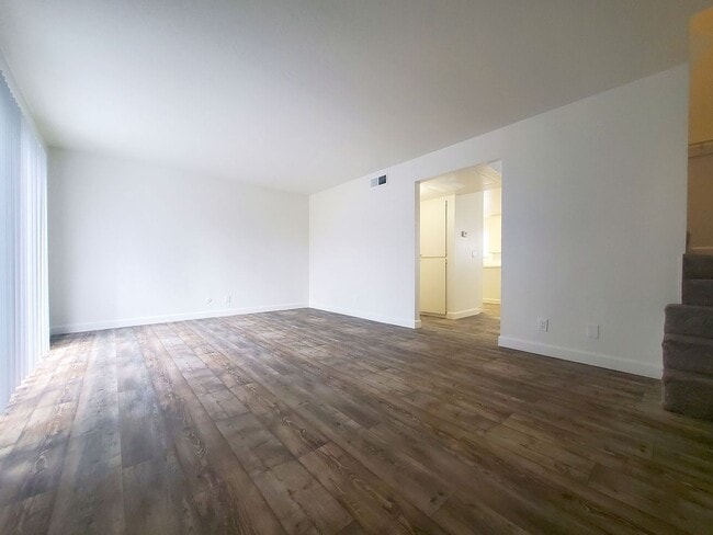 Interior Photo - Paseo del Prado
