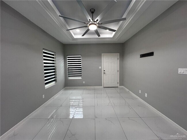 Foto del edificio - 1122 Country Club Drive