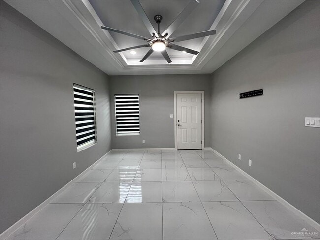 Building Photo - 1122 Country Club Drive
