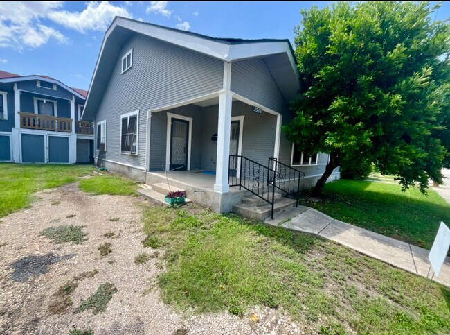 Foto del edificio - 2907 N Elmendorf St