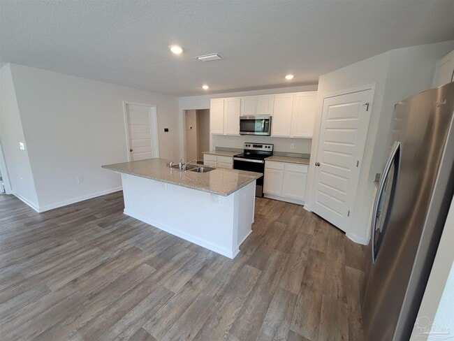 Building Photo - 5475 Merlin