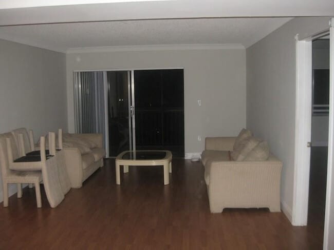 Foto del edificio - 711 N Pine Island Rd