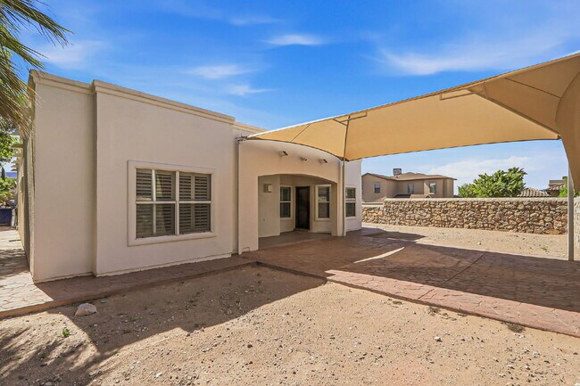 Foto del edificio - Corner 3 bedroom 3 bath home in Northwest El Paso