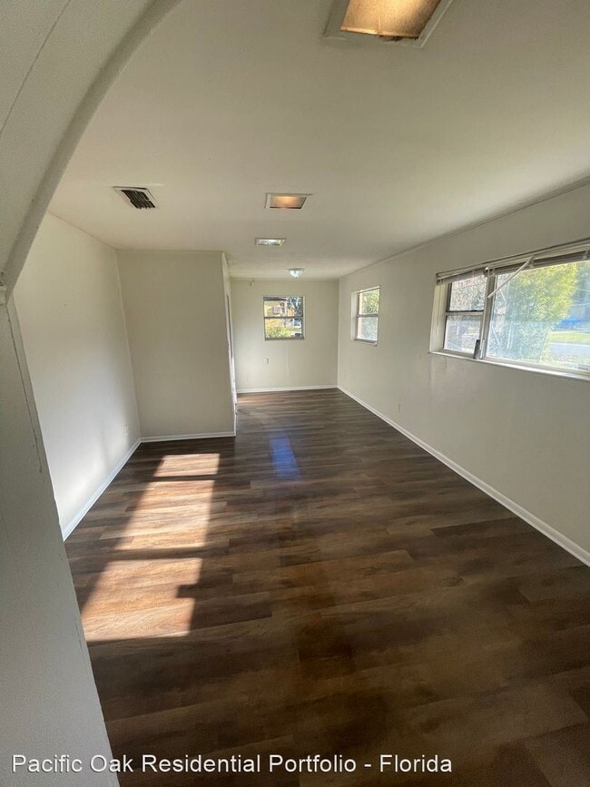 Building Photo - 3 br, 2 bath House - 8987 Castle Blvd