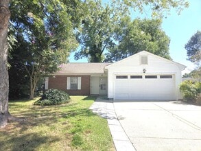 Building Photo - 10 Great Lakes Dr