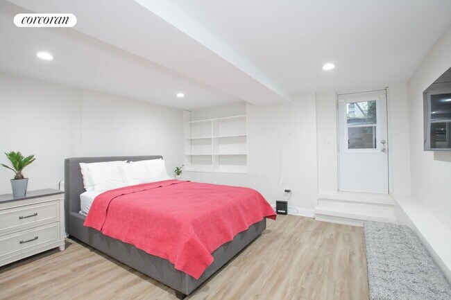 Building Photo - 6 St Francis Pl