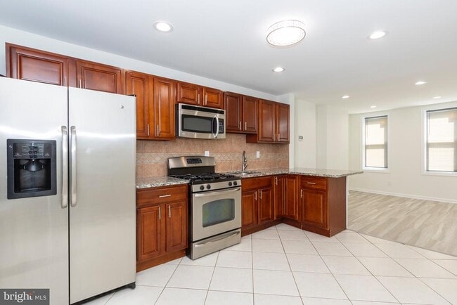 Building Photo - 2711 Oakford St