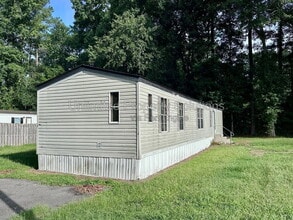 Building Photo - 9499 Wendi Dr NE