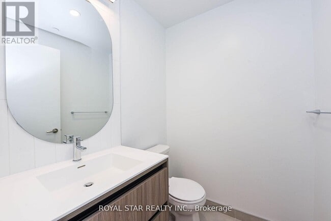 Photo du bâtiment - 7950-7950 Bathurst St