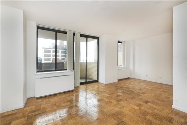 Foto del edificio - 311 E 38th St