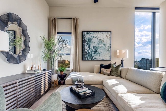 Building Photo - 1010 Waugh Apartments