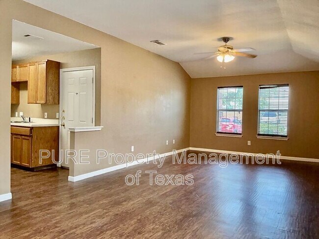 Building Photo - 8605 Talyne Chaise Cir