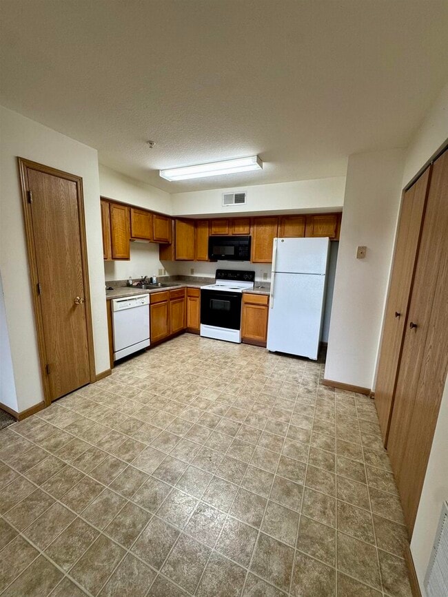 Foto del edificio - 4600 Grand Ave