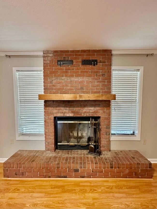 Building Photo - Nice 3 bedroom home for rent in the heart ...