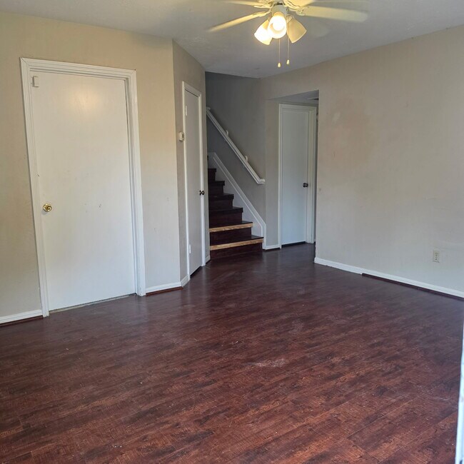 Building Photo - 1806 Northcliff Pl
