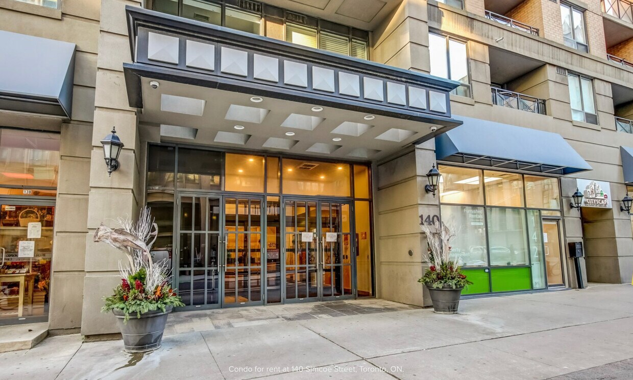 Photo principale - 140 Simcoe St