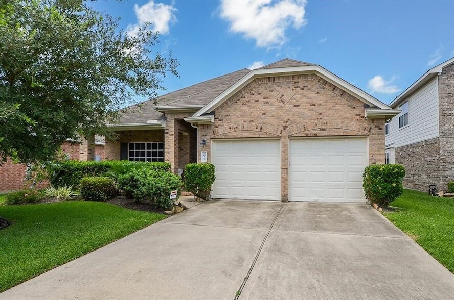 Foto principal - 20123 Travis Falls Dr