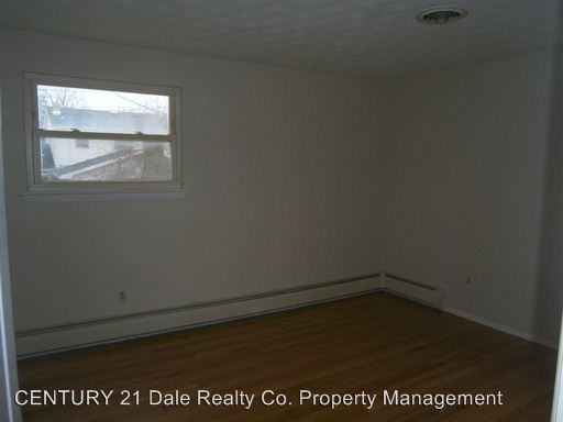 Building Photo - 950 Marbrook Ln