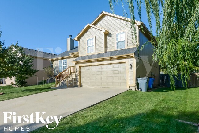 Foto del edificio - 17534 W 111th Terrace