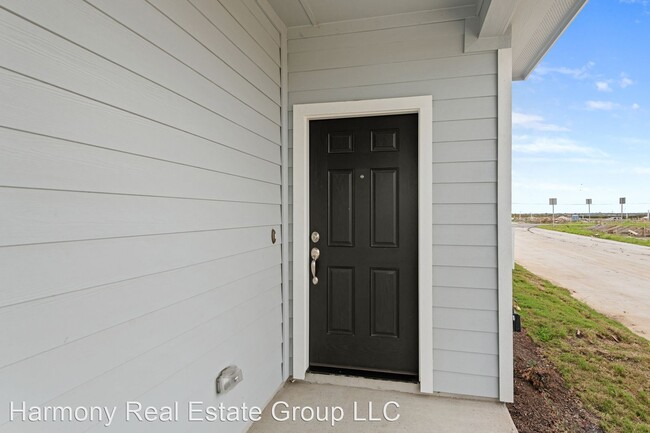 Building Photo - 5 br, 2.5 bath House - 188 Fabion Street