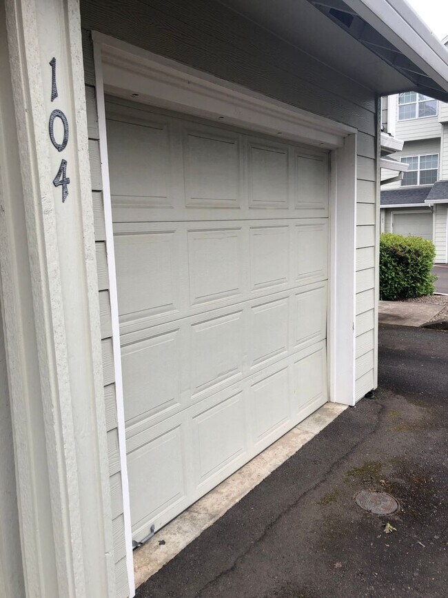Foto del edificio - Location Location Location ~2 Bedroom 2.5 ...