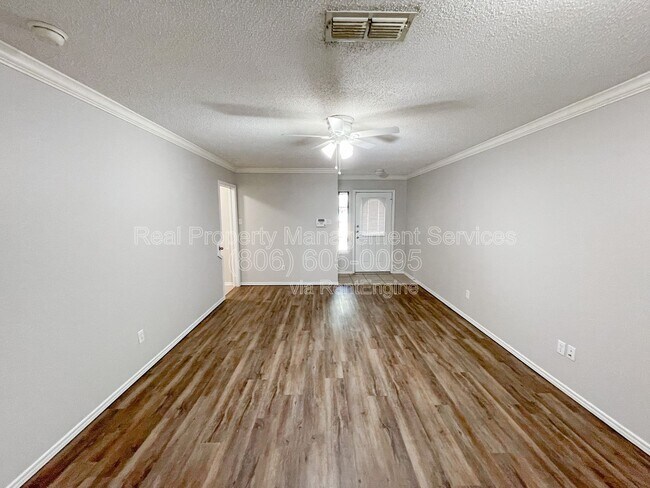 Foto del edificio - 621 N Elkhart Ave
