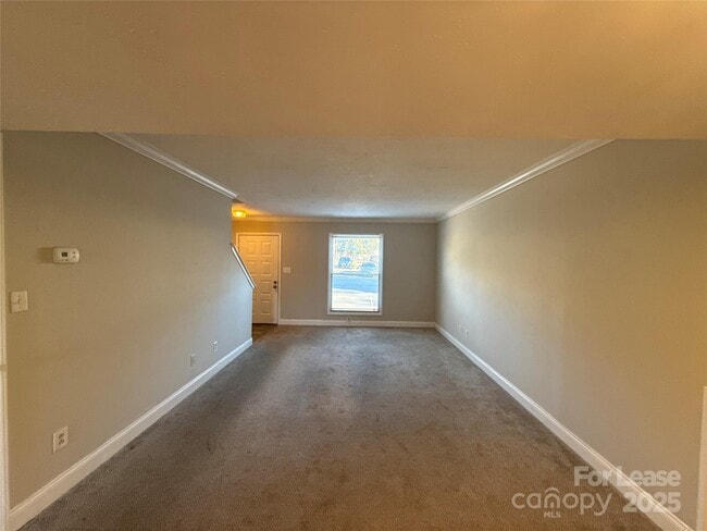 Building Photo - 7906 Oak Meadow Ct