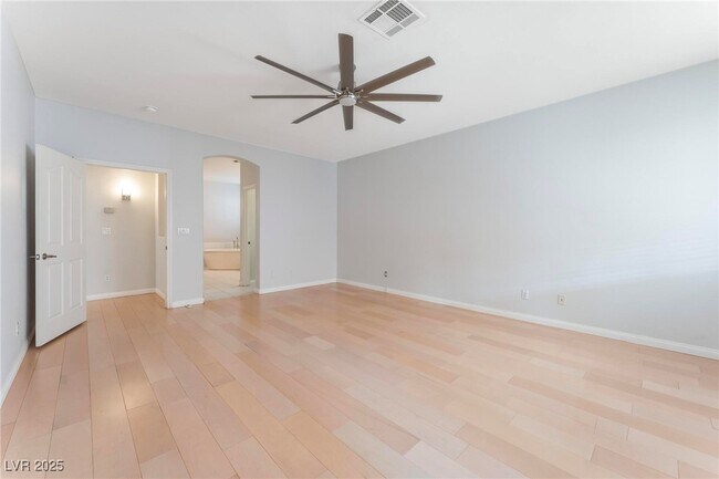 Building Photo - 2267 Alanhurst Dr