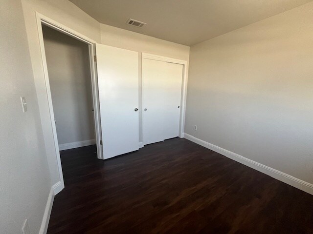 Foto del edificio - 556 N Lincoln Ave