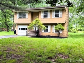 Building Photo - 5 Pelmont Pl