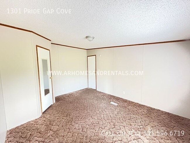 Building Photo - 1301 Pride Gap Cove