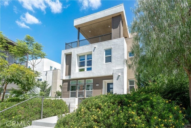 Building Photo - 217 Chorus