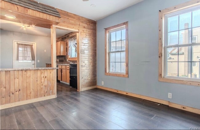 Building Photo - 148 W Main St