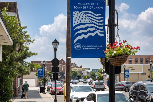 A Union Township banner on Stuyvesant Avenue welcomes you to Union Township, New Jersey.