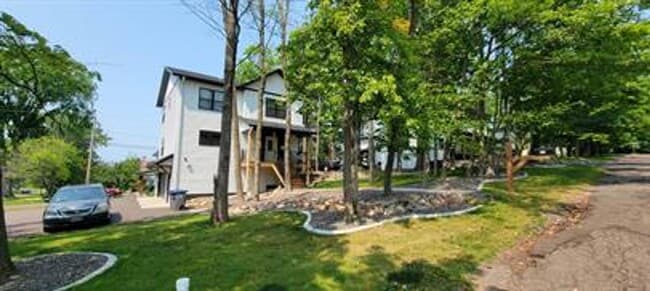 Building Photo - 4-Bedroom Home Built In 2022 - Situated Between UMD & St. Scholastica