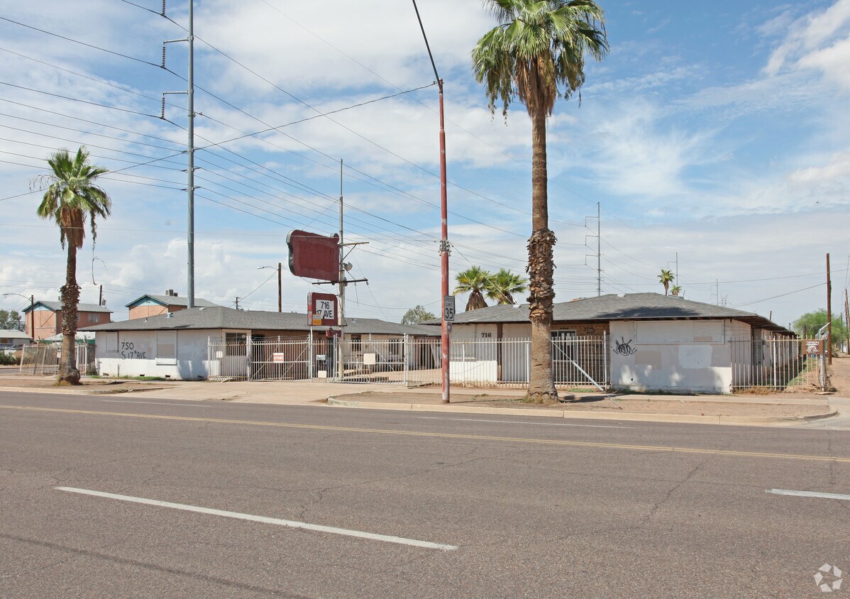 Building Photo - 716 S 17th Ave