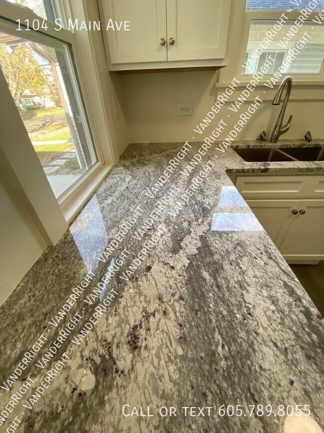 Foto del edificio - Charming 3 Bedroom House With Office & Fen...