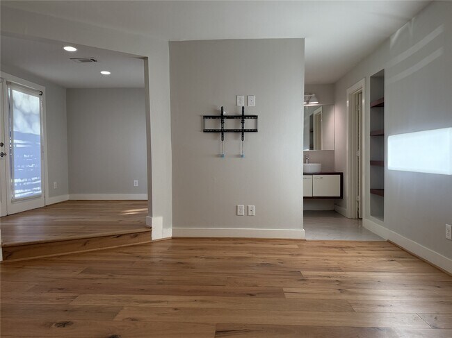 Building Photo - 4116 McDuffie St