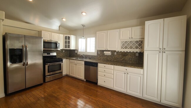 Building Photo - 1 Story home located in Summerlin